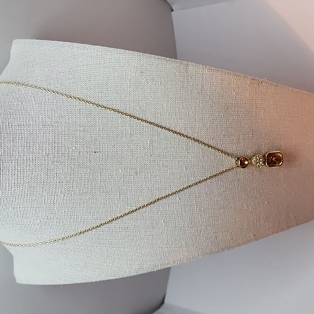 AVON Sparkle Surprise Signed Necklace - Picture 1 of 6